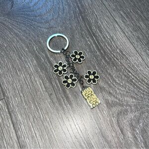 Coach Daisy Logo Bag Charm Keychain Cluster Cascade Resin Flowers Ivory Silver